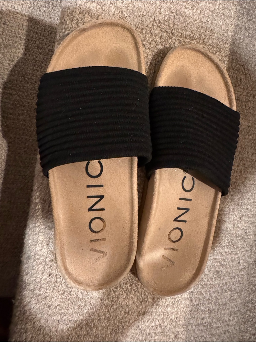 Vionic Black Ribbed Strap Slide Sandals